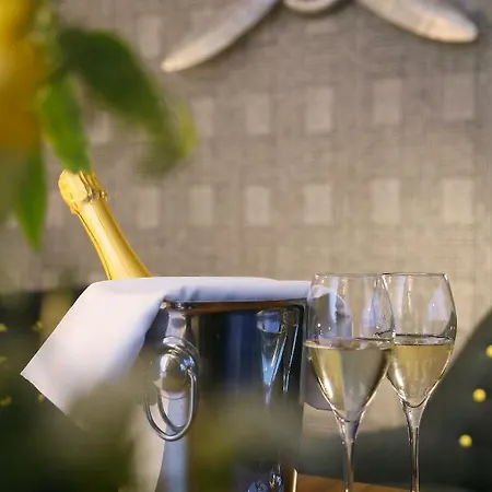Hotel Restaurant Les Grains D'argent - Epernay Dizy